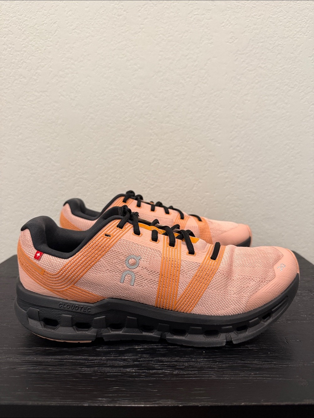 On Cloud Running Women's Size 11 Peach Orange Cloudtec Trainer W11 Workout Shoes - Picture 2 of 11